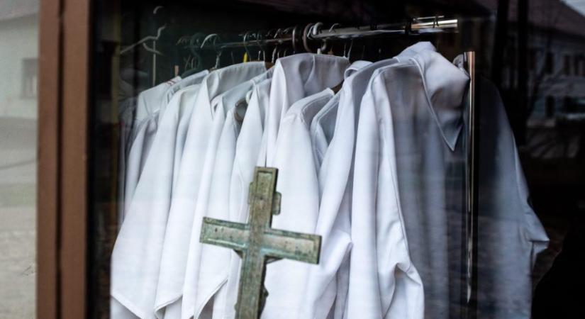 Az ifjúságnak írt Pajor-féle erkölcstantól a szexuális kényszerítésig