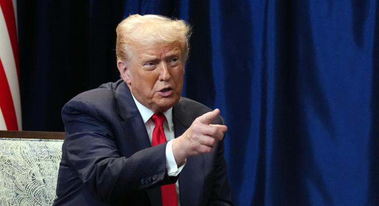 Donald Trump csökkenti New York költségvetését, ha a „kommunista” jelölt nyeri a polgármester-választást