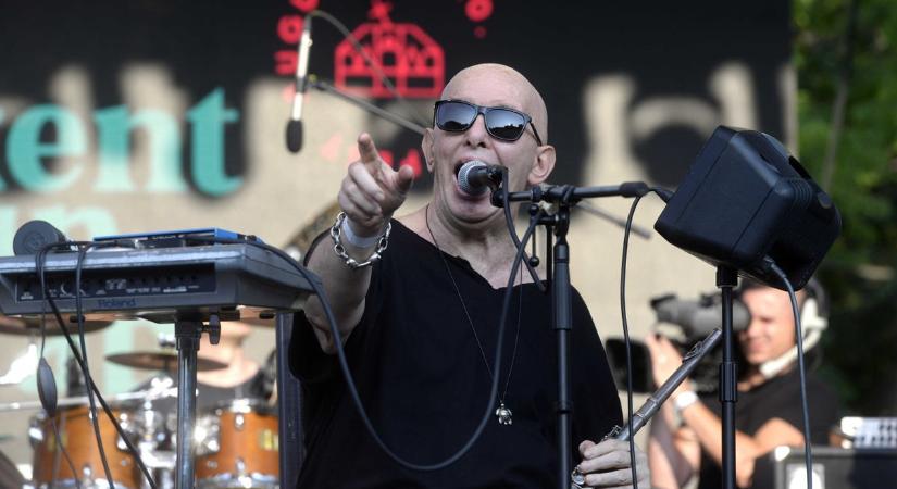 Itt a Török Ádám 75 sorozat újabb része: végre kiadják a legenda kanadai koncertfelvételét