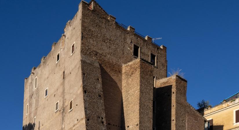 Tragédia Rómában: összeomlott a Torre dei Conti - egy munkás életét vesztette a mentés után