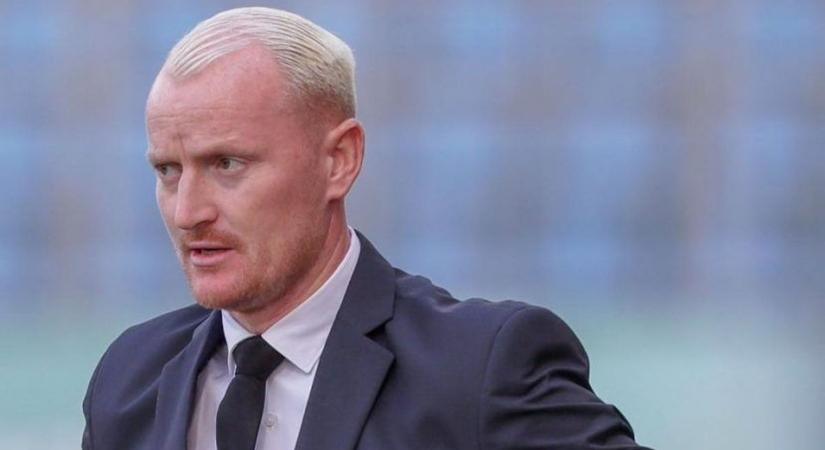 Váratlan edzőváltás Dorogon – korábbi válogatott labdarúgó a futballcsapat élén