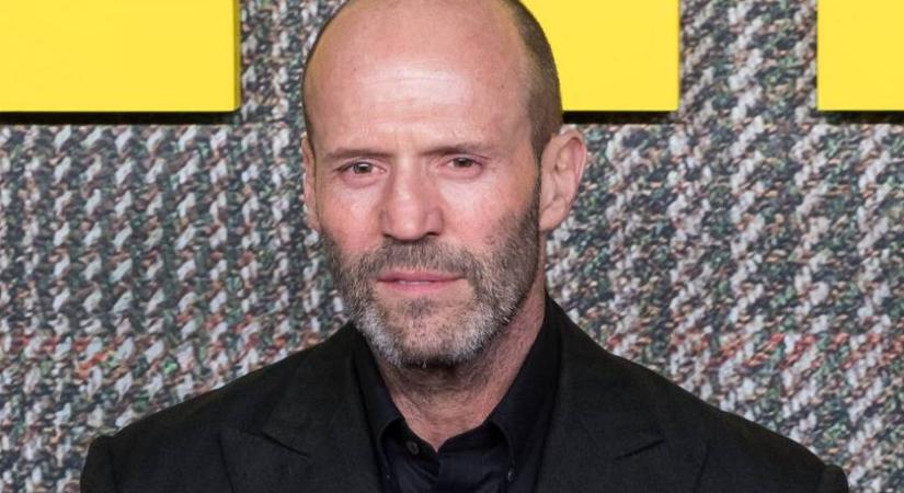 Jason Statham gyerekei már ekkorák: a szőke fürtös Isabella cukin öleli bátyját