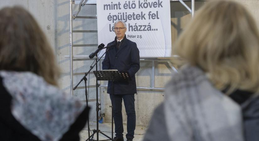 Soltész Miklós: Az elmúlt évek során 4000 templom újult meg és 200 épült a Kárpát-medencében