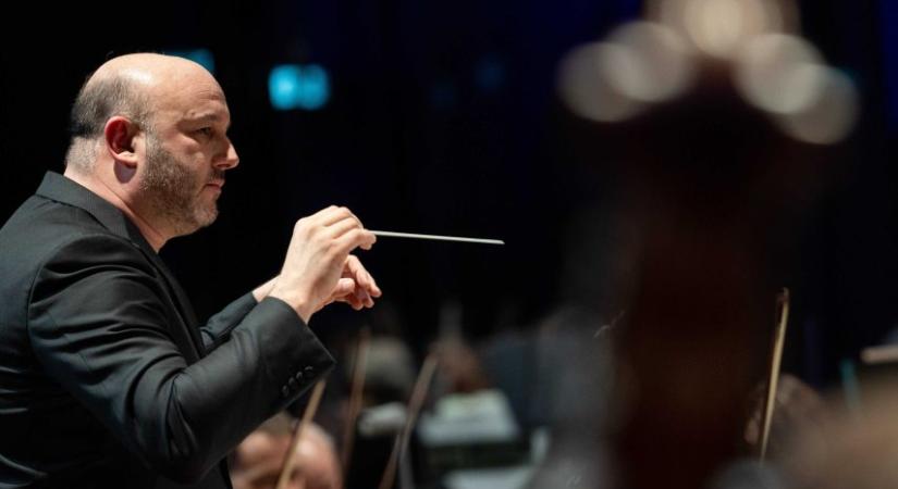 Újabb hároméves szerződést írt alá az olasz világsztár a magyar együtteshez