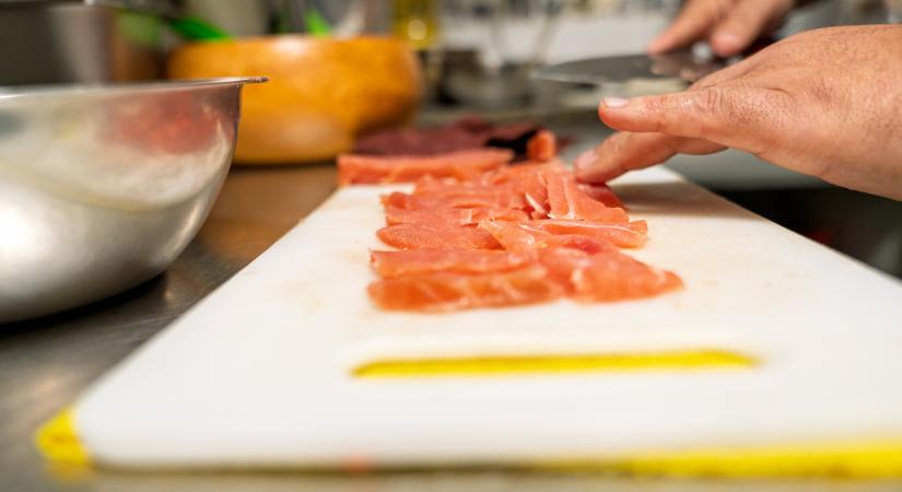 Termékvisszahívás: ha ilyen húst vettél, ne edd meg – Súlyos betegséget okozhat