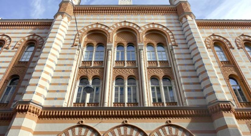 Gergely Ágnes versei szólalnak meg a Rumbach utcai zsinagógában