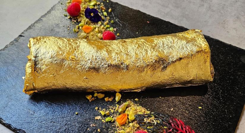 Közel 18 ezer forintért ehetsz arannyal bevont palacsintát Pécsett