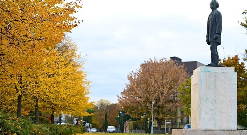 Vörösen és sárgán izzik egész Szolnok, a látvány megdöbbentő!