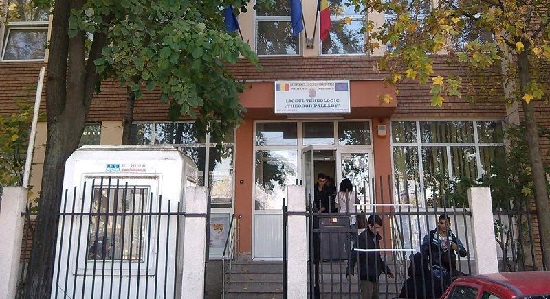 Gázszagra panaszkodtak az iskolában – A diákokat és a tanárokat kimenekítették