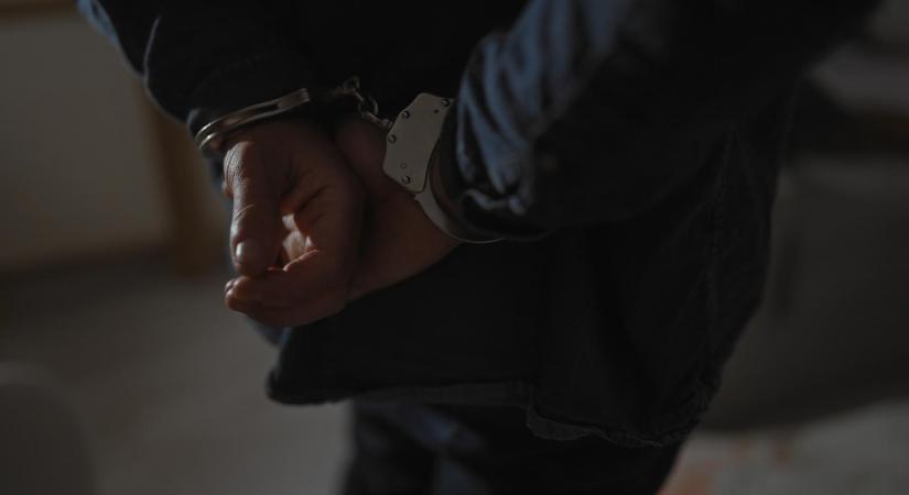 Tizenöt évre ítélték a pedofil magyar férfit, aki videózta, mit művel láthatáskor a hatéves kislánya mellett