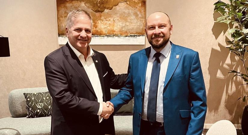 A világ közepe! Izraeli miniszter a zalai fürdővárosban