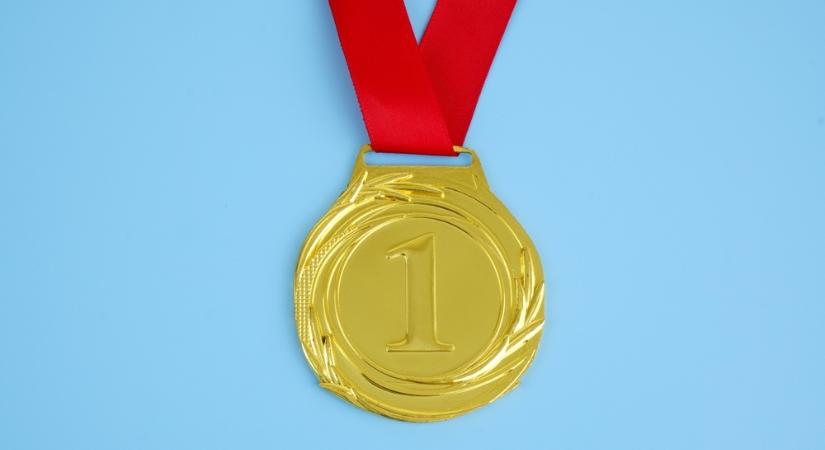 Az októbert is a Fidesz-KDNP nyerte meg