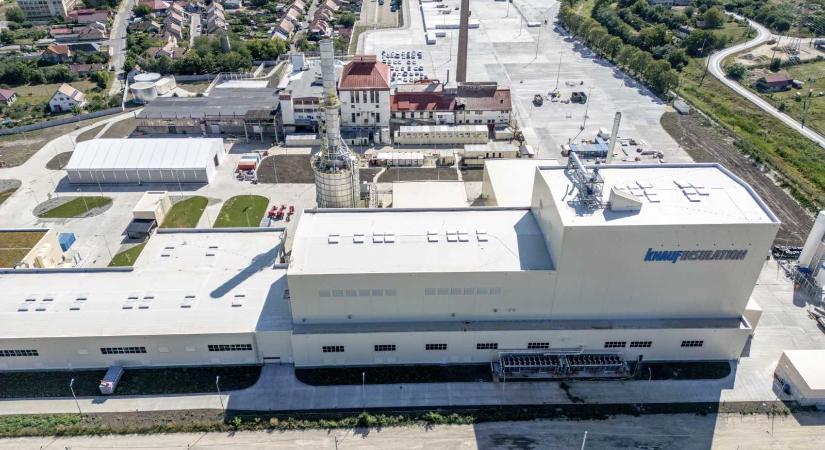 Üveggyapotgyárat avattak Dicsőszentmártonban – 140 millió eurós beruházás