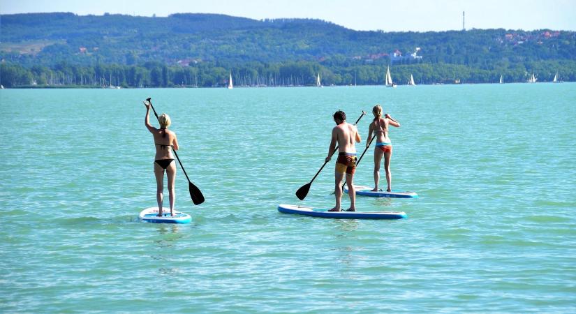 Nyáron kivételes strandszezonra számítanak a Balatonnál