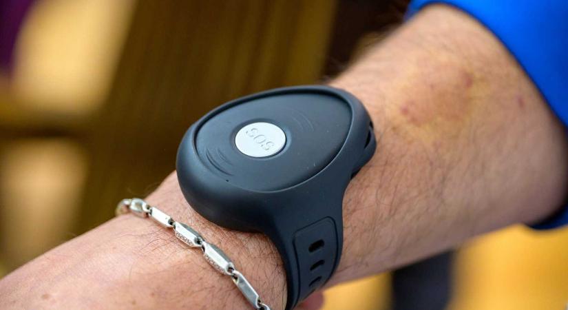 Segítség gombnyomásra: egyszerűsített eljárással igényelhető a gondosóra Sepsiszentgyörgyön