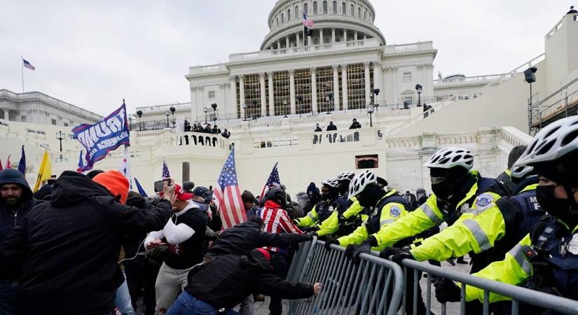 Botrány a BBC-nél: teljesen meghamisították Donald Trump capitoliumi beszédét, kiszivárgott egy belsős dokumentum