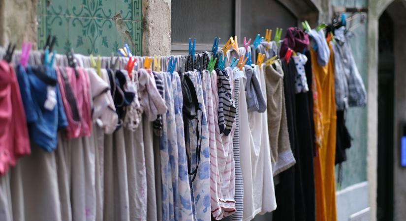 Végzetes a forró vízben való mosás, ha erre nem figyel