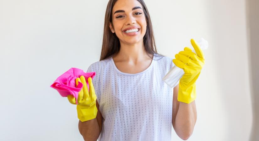 Búcsúzz el a penésztől! Ezzel az egyszerű házi praktikával makulátlan lesz a zuhanyfüggöny