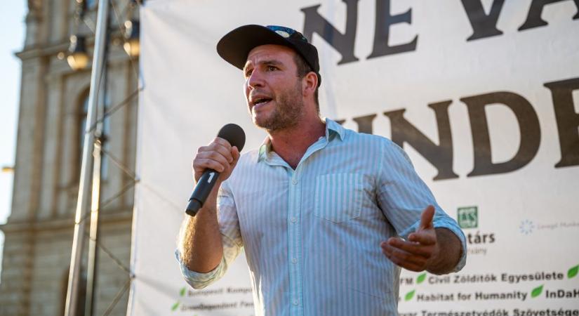 Molnár Áron: Egy 74 éves lelkészt előállítanak, de a gyereket felrúgó rohadék szabadlábon van, mert a spanja fideszes