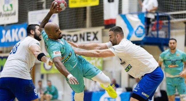 Nézők nélkül fogadja a Szegedet az a kézilabdacsapat, amelynek ultrái fáklyákkal mentek kérdőre vonni a bírókat