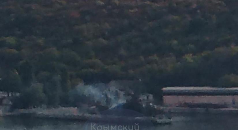 Kigyulladt az orosz flotta egyik vadászhajója