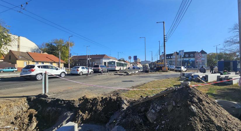 Lezárják a kanyarodó sávot a Külsővásártéren