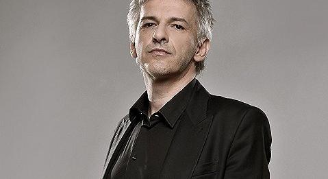 Pert indít Alföldi Róbert: visszaéltek a személyes adataival