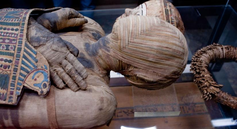 Egyiptomi múmia testében olyan dolgot találtak, ami átírja az emberiség minden tudását