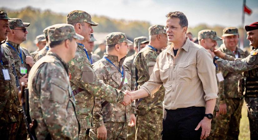 Moșteanu szerint Románia védelmét nem ezer amerikai katona jelenti