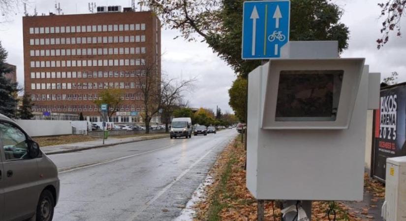 Három új trafibox figyeli a gyorshajtókat Újpesten