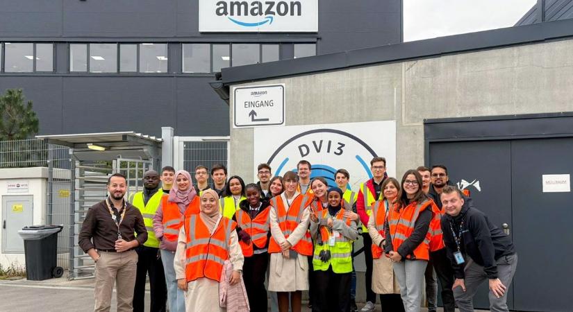 Az Amazon bécsi logisztikai központjában jártak a Széchenyi István Egyetem Széll Kálmán-szakkollégiumának hallgatói