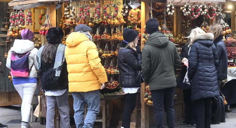 Megvan, mikor nyílik a Vörösmarty téri karácsonyi vásár