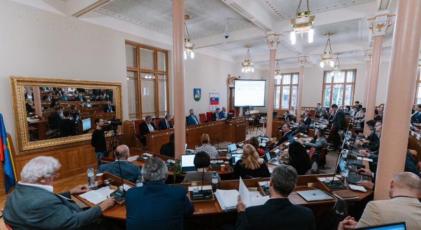 Az útfelújításokra és a szociális szférára összpontosít Nyitra megye 2026-os büdzséje