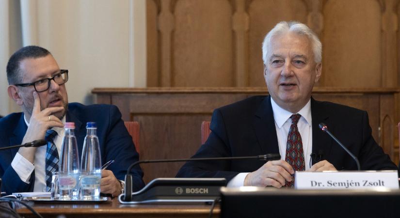 Semjén Zsolt az egyházpolitikáról: szétváló együttműködés