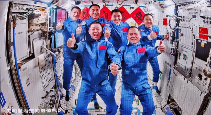 Sült csirke és steak is készült a kínai űrállomáson, ahol megtartották az első űr-barbecue-t