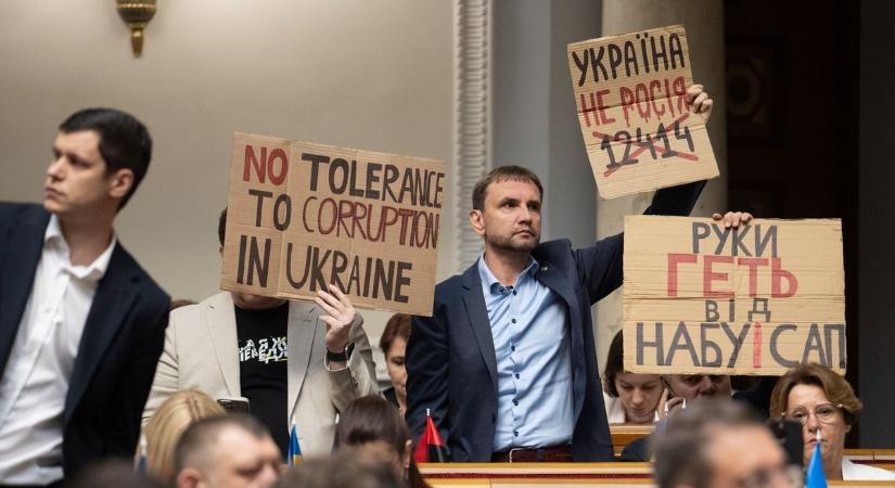 Zelenszkij arcára fagyhat a mosoly: kellemetlen híreket kapott Ukrajna az EU-s csatlakozásról