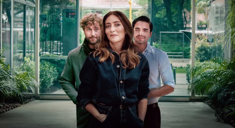 Már holnap a Netflixen: 16-os romantikus vígjátéksorozattal indítja a hónapot a platform