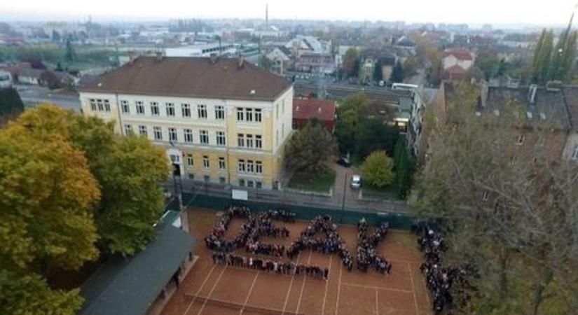 110 éves a győri Deák-iskola, jubileumi műsorral ünnepelnek