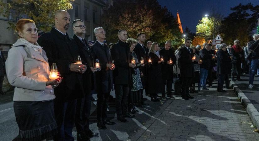 A forradalmat leverték, ám a hősök áldozata nem volt hiábavaló (galéria, videó)
