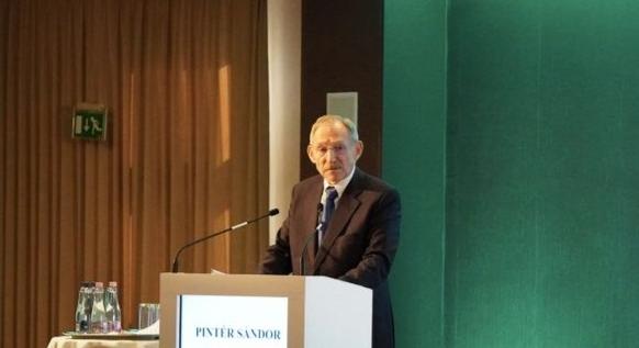 Pintér Sándor szíve szerint büntetne, de sokan óvják tőle