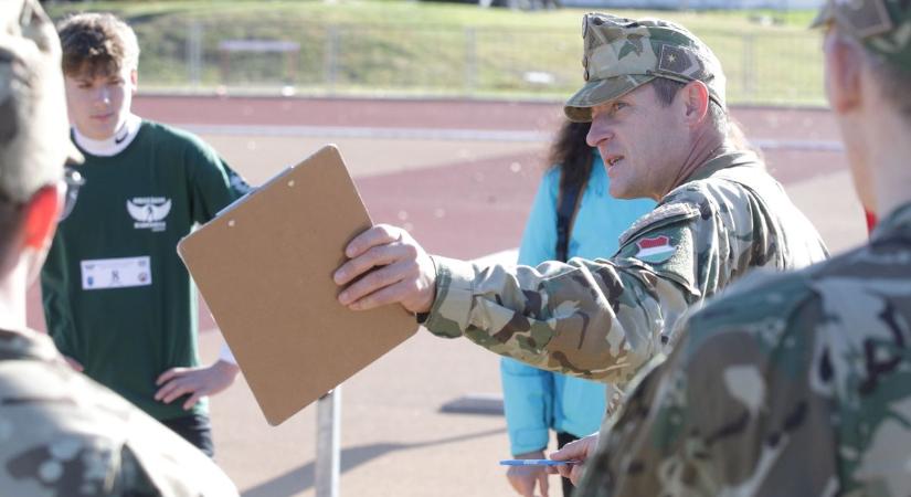 Katonás fegyelem, acélos csapatmunka: ezek a diákok lettek a legjobbak Fejérben