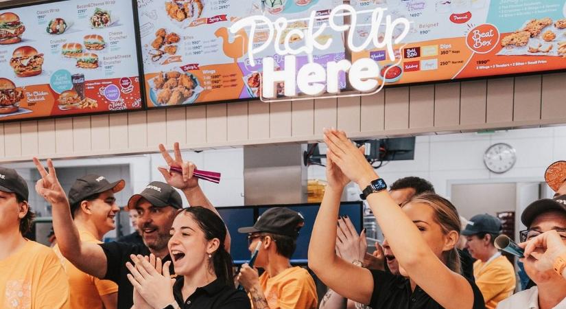 A legendás amerikai gyorsétteremlánc még mindig keresi a munkatársait Budapesten – ennyit lehet keresni náluk