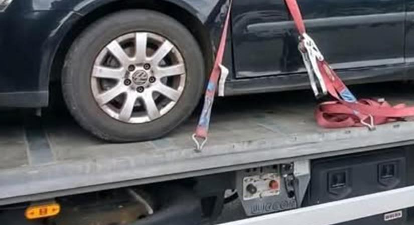 Tökéletes ellenpélda, a “hogyan ne szállíts autót” kérdésre