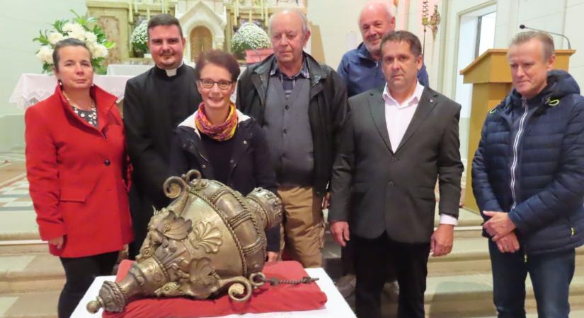 Már Rábacsanakon van a Schima Bandi-örökmécses, Győrújbaráton őrizték, ismerje meg kalandos évtizedeit! - fotók, videó