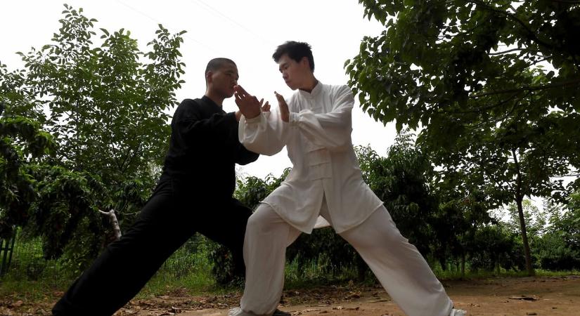 Tényleg három hét alatt izompacsirták lehetünk a tajcsitól?