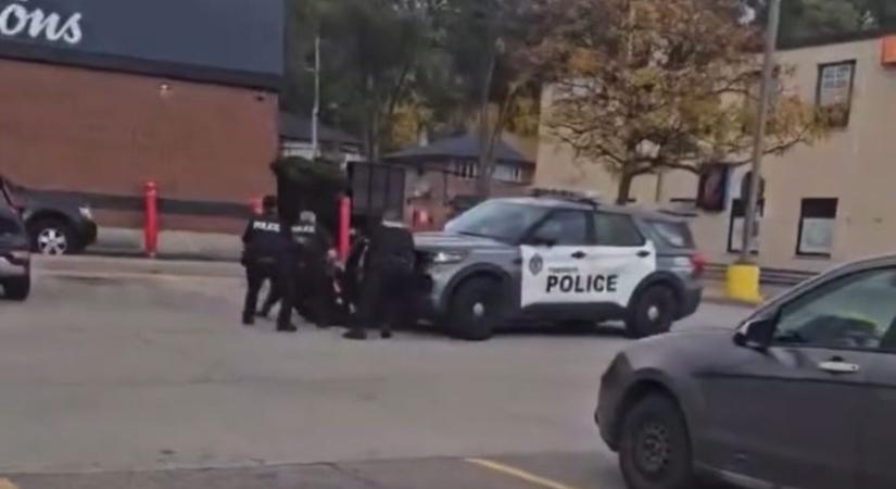 Elgázolta a rendőrautó a sokkolóval kiütött gyanúsítottat Kanadában – videó
