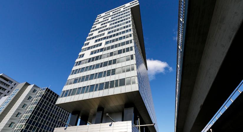 Nem spórol minden minisztérium a fizetéseken, van, ahol 20 százalékkal nő a bérkeret