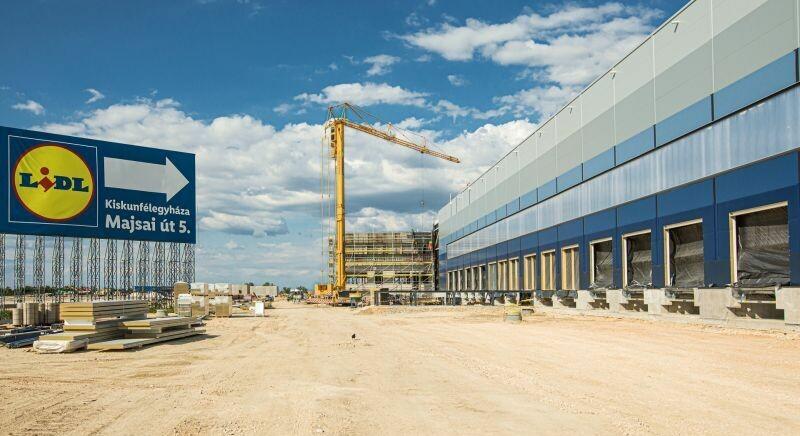 Félidőhöz érkezett a népszerű diszkontáruházlánc logisztikai központjának építése