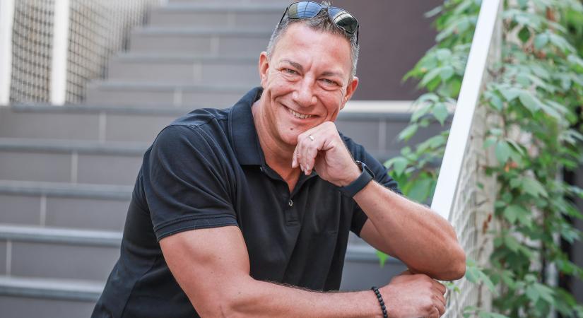 „A nyomorral, a nincstelenséggel szembesülve teljesen másként kezdtem látni a világot” – 50. születésnapján beszélgettünk Németh Kristóffal