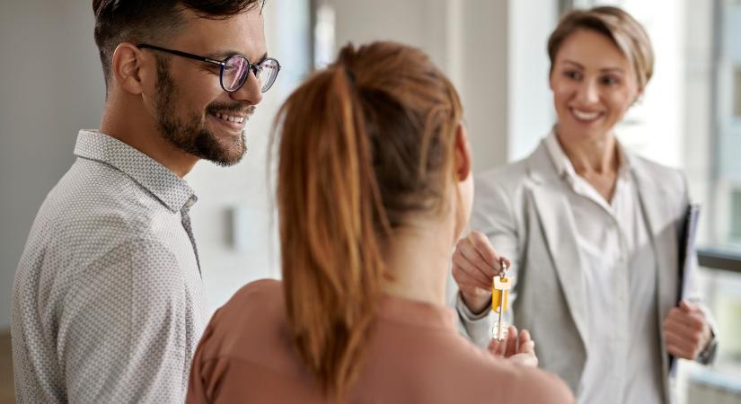 Ingatlant vásárolnál hitelből? Ezért van szükség közjegyzőre!